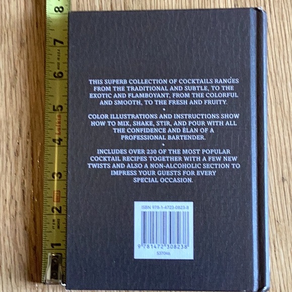 Superb collection of cocktails, color illustrations and instructions. - Picture 3 of 5
